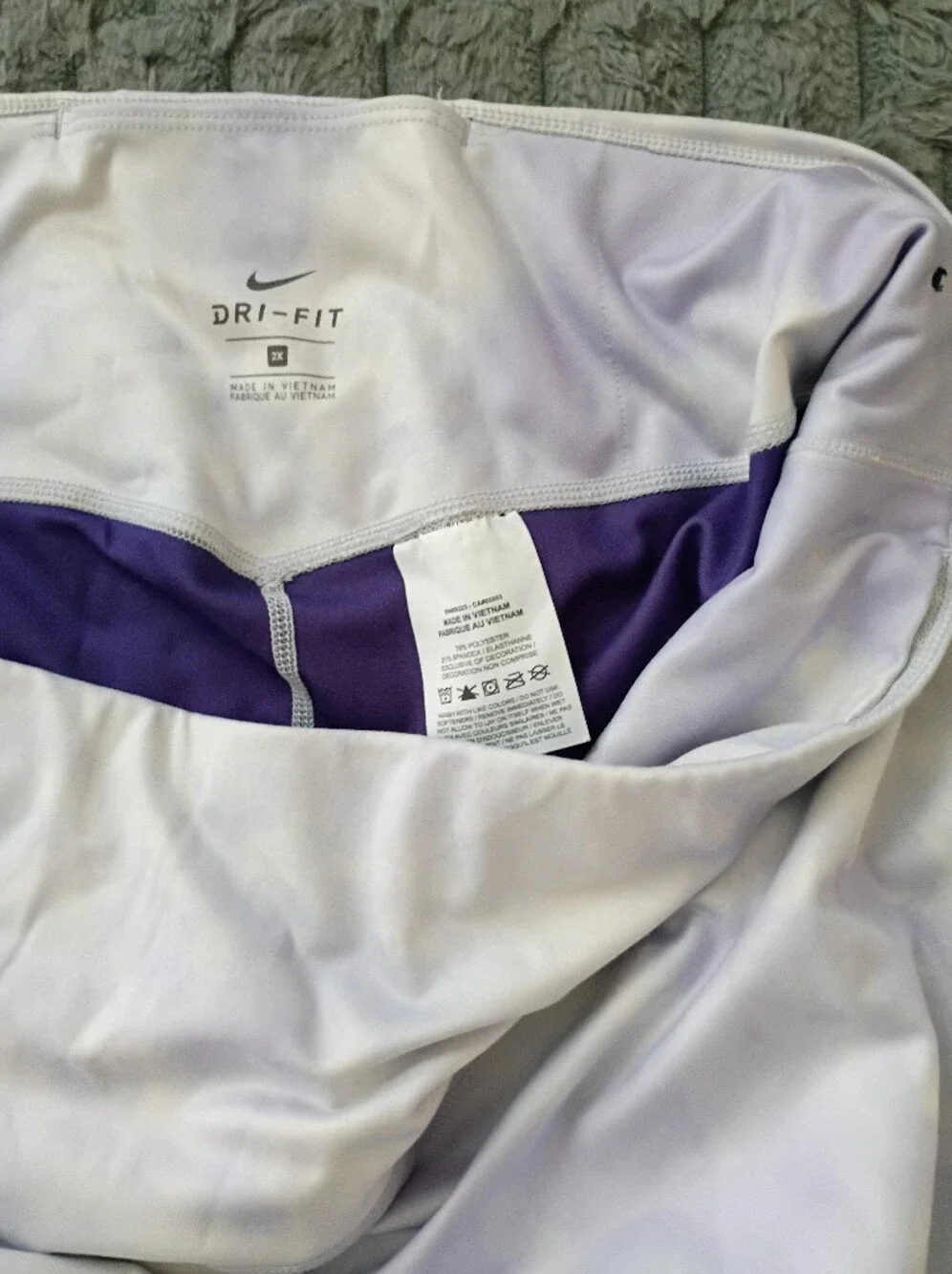 Women's Plus Size Lavender/White Athletic Capri Leggings
